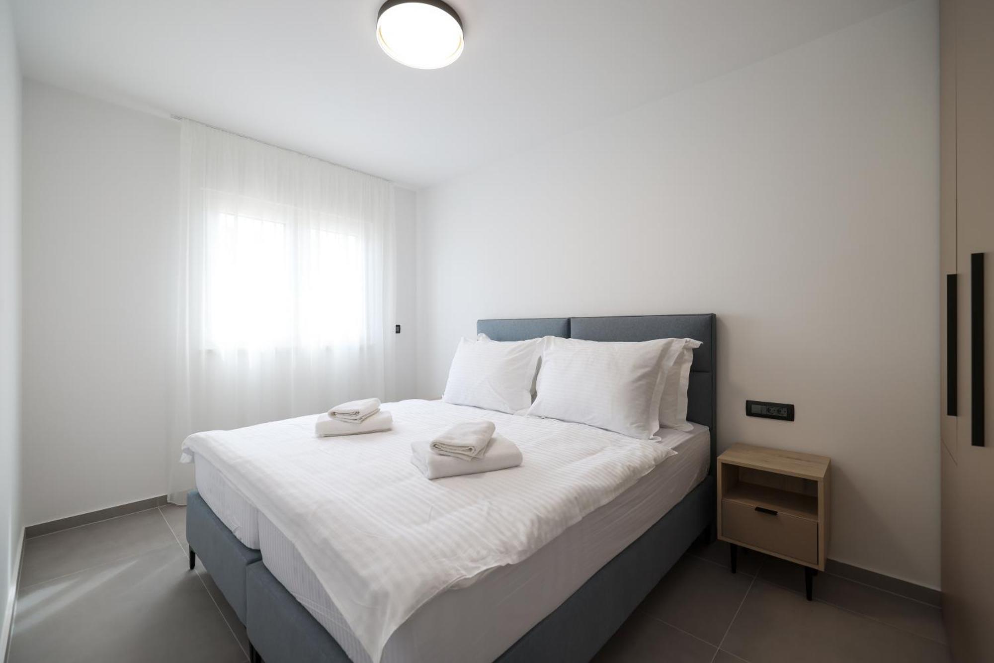 Deluxe Apartments Privlaka On The Sand Екстериор снимка