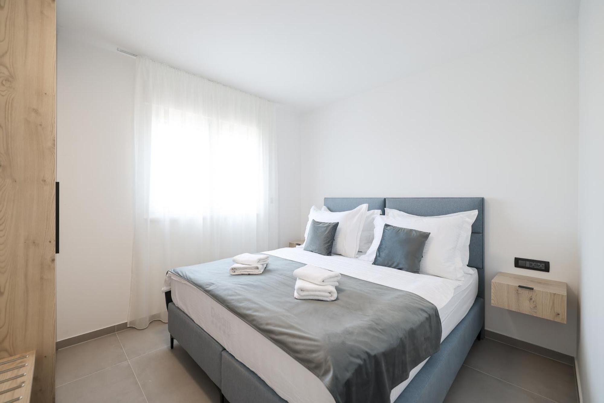 Deluxe Apartments Privlaka On The Sand Екстериор снимка