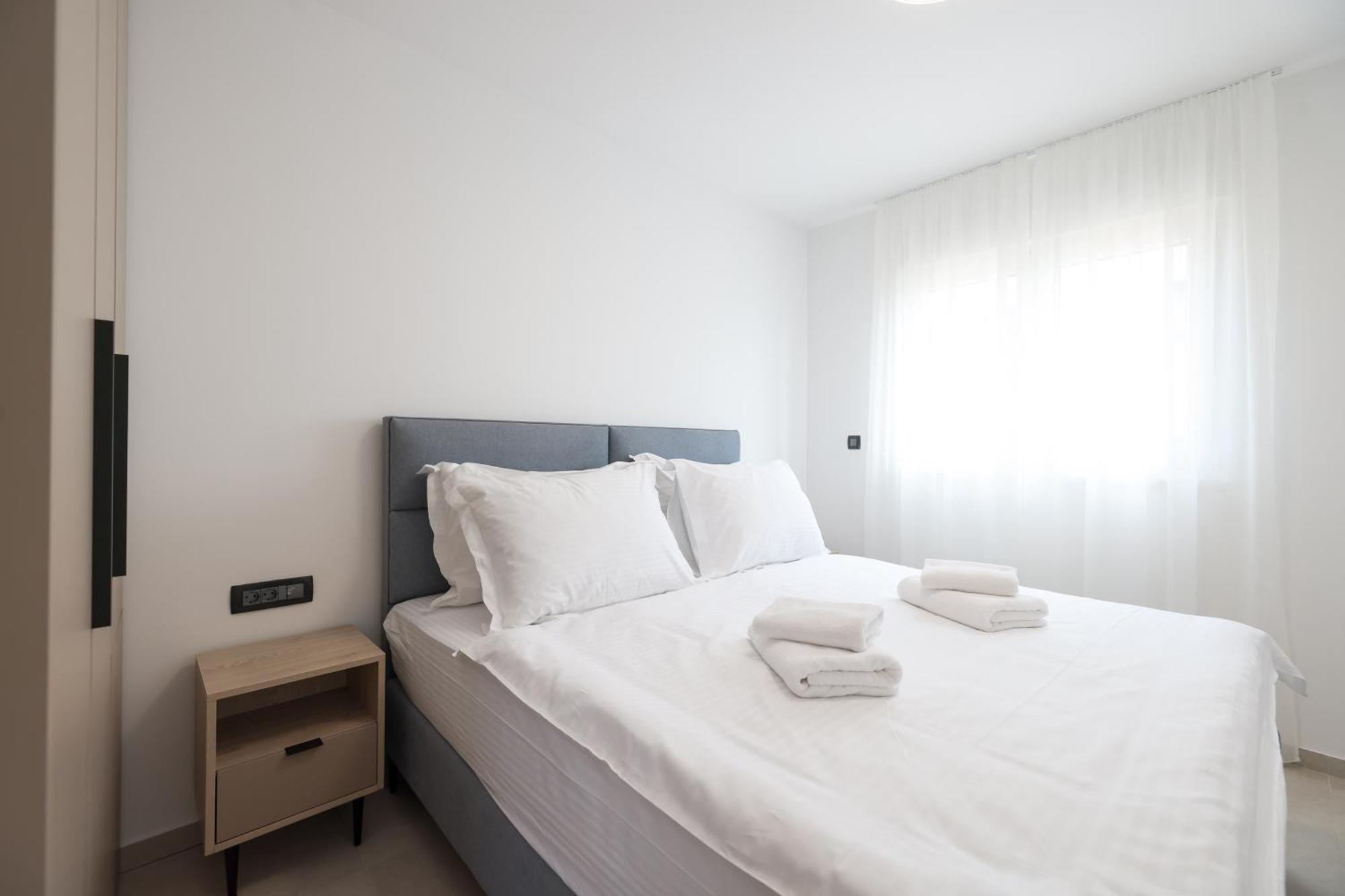 Deluxe Apartments Privlaka On The Sand Екстериор снимка