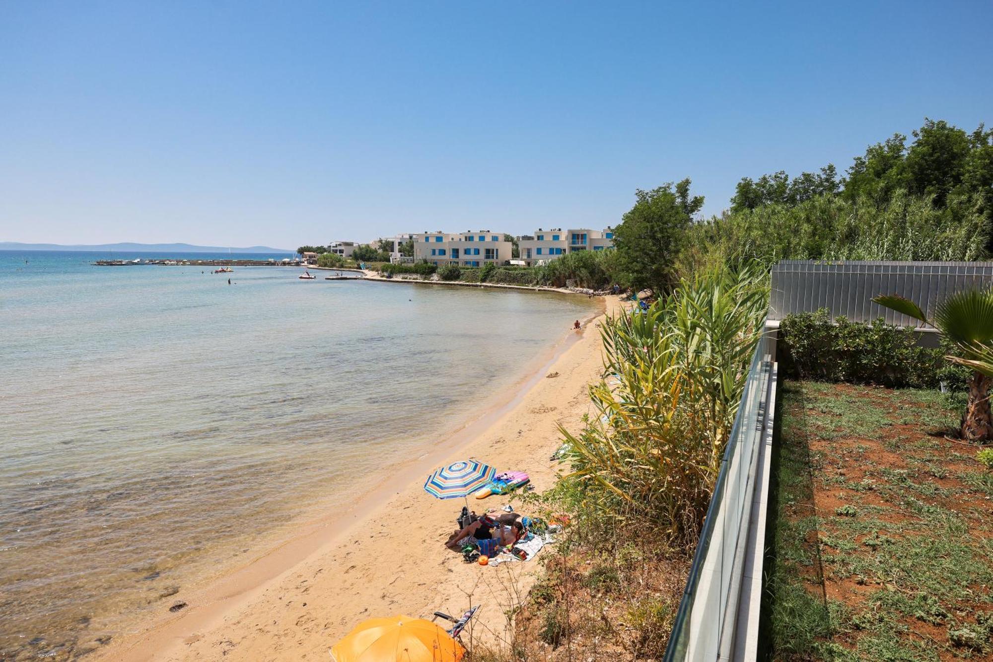 Deluxe Apartments Privlaka On The Sand Екстериор снимка